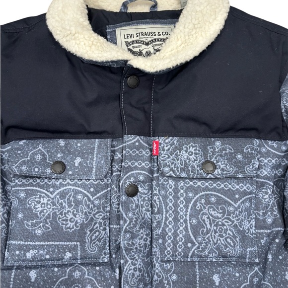 Levi's Black and Blue Patterned Men's Jacket - Picture 1 of 5